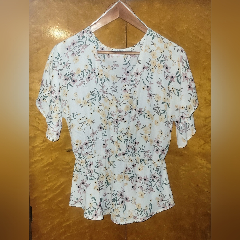 Sienna Sky Boutique Floral Blouse in Cream and Gold